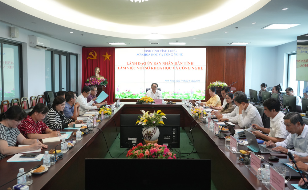 Phó Chủ tịch UBND tỉnh Nguyễn Quỳnh Thiện làm việc với Sở Khoa học và Công nghệ