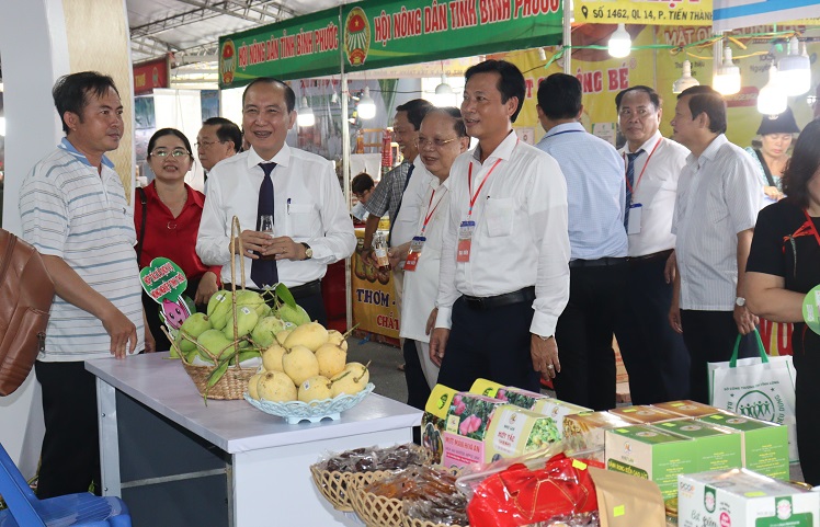 Khai mạc “Hội chợ đặc sản vùng miền khu vực Đồng bằng sông Cửu Long – Vĩnh Long năm 2024”