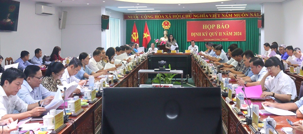 Vĩnh Long: Họp báo định kỳ quý II năm 2024