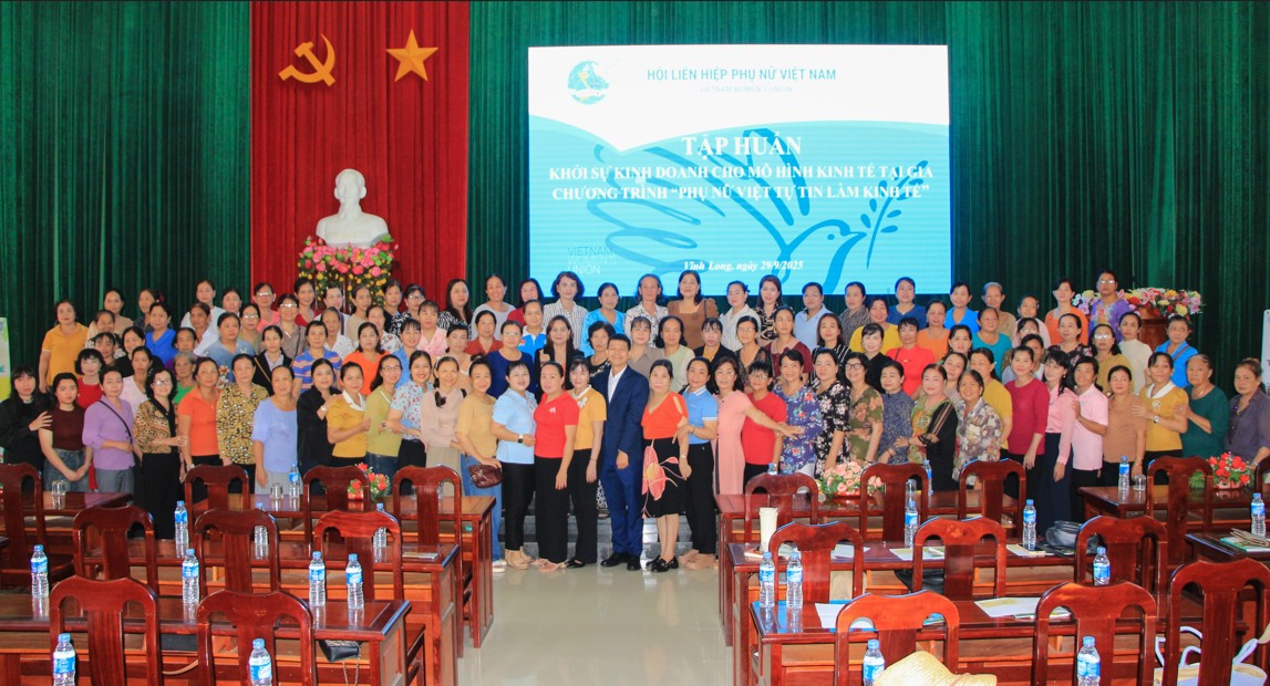 Tập huấn khởi sự kinh doanh cho mô hình kinh tế tại gia trong Chương trình “Phụ nữ Việt tự tin làm kinh tế”